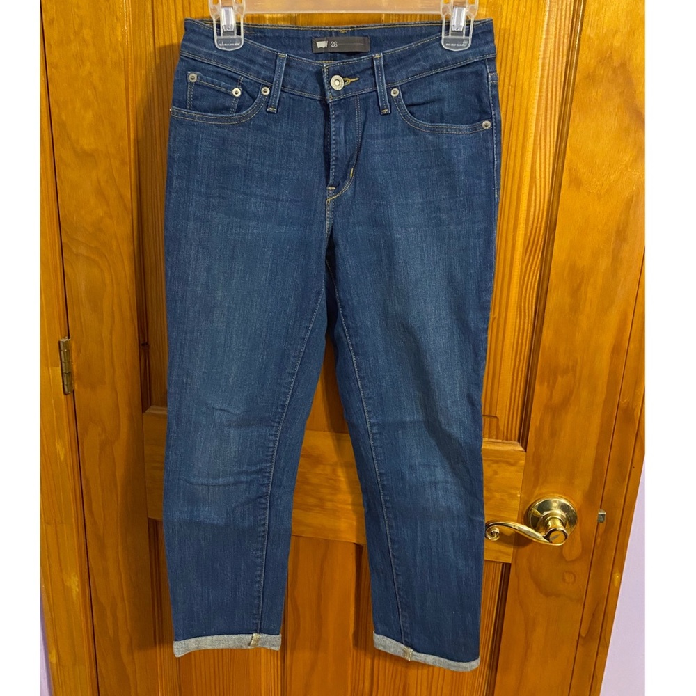 Women’s Levi’s jeans